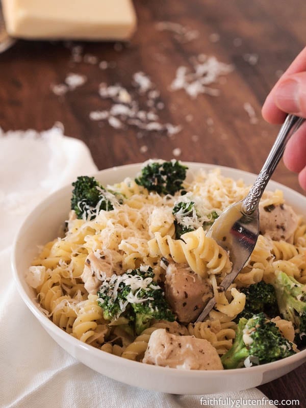 This gluten free Pasta with Chicken and Pesto is perfect for those nights you're looking for a quick, tasty all-in-one dish. Pasta, chicken, and broccoli are tossed in a light sauce seasoned with pesto.