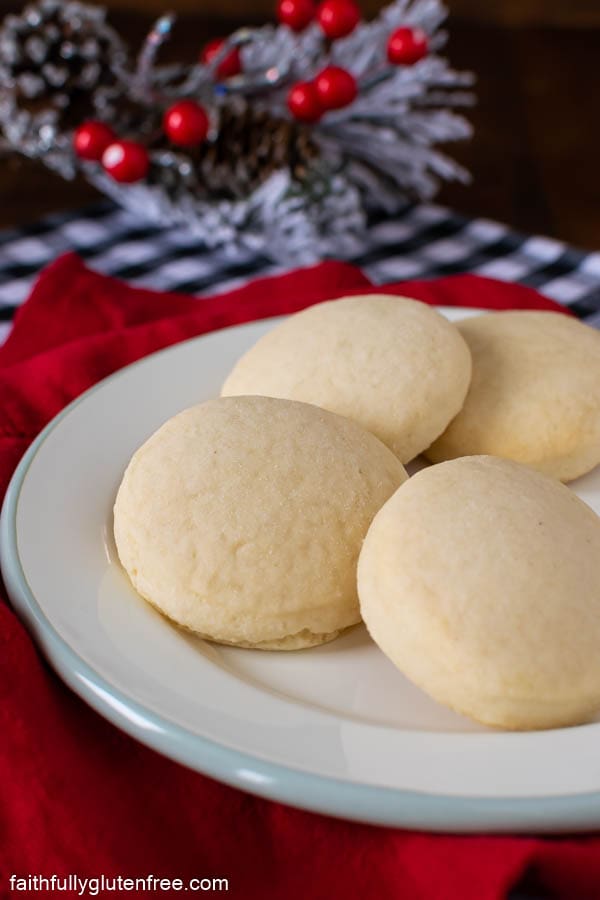 a plate of plain cream cookies