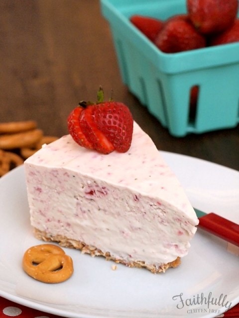 No heating up the kitchen with this easy No-Bake Strawberry Ice Cream Cake, and only 8 ingredients too!