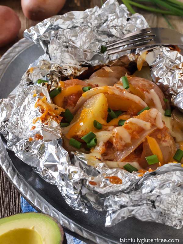 Who wants to cook in summer? Make these easy Mexican Tin Foil Dinners instead!