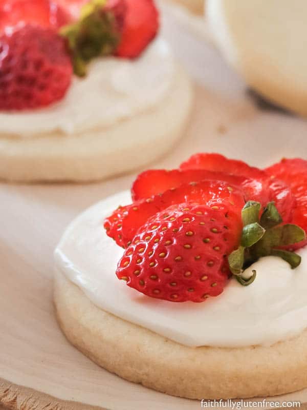 No matter what you're celebrating, these Gluten Free Mini Fruit Pizzas will be a hit!