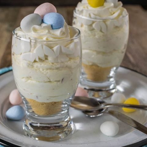 Gluten free No Bake Mini Egg Cheesecakes will rescue you if you're stuck looking for a last minute Easter dessert. Make them in individual jars or glasses, they can be ready in less than 30 minutes.