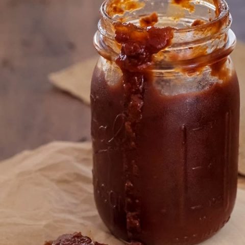 Sweet and Spicy Slow Cooker BBQ Sauce