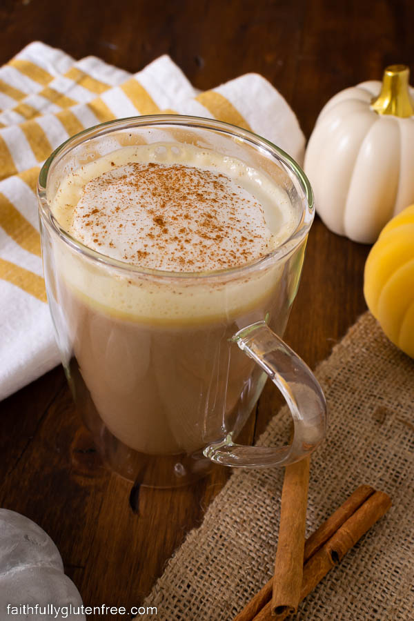 a mug of white chocolate pumpkin spice latte